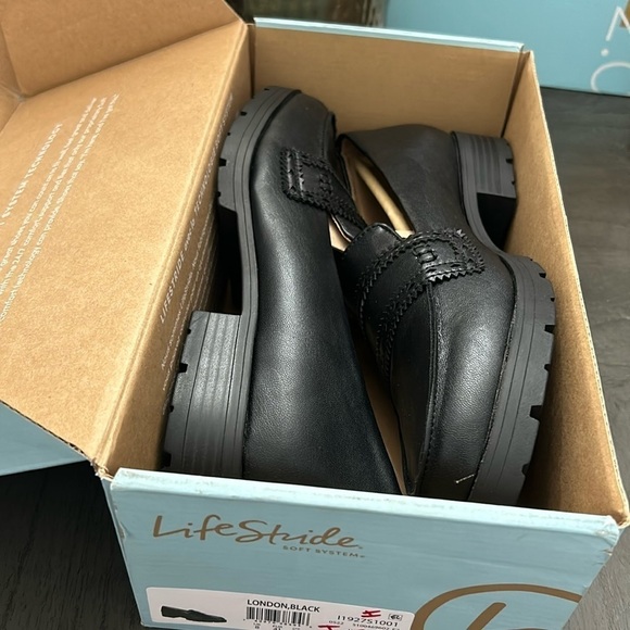 LIFESTRIDE London Slip-on Loafers - Picture 2 of 8
